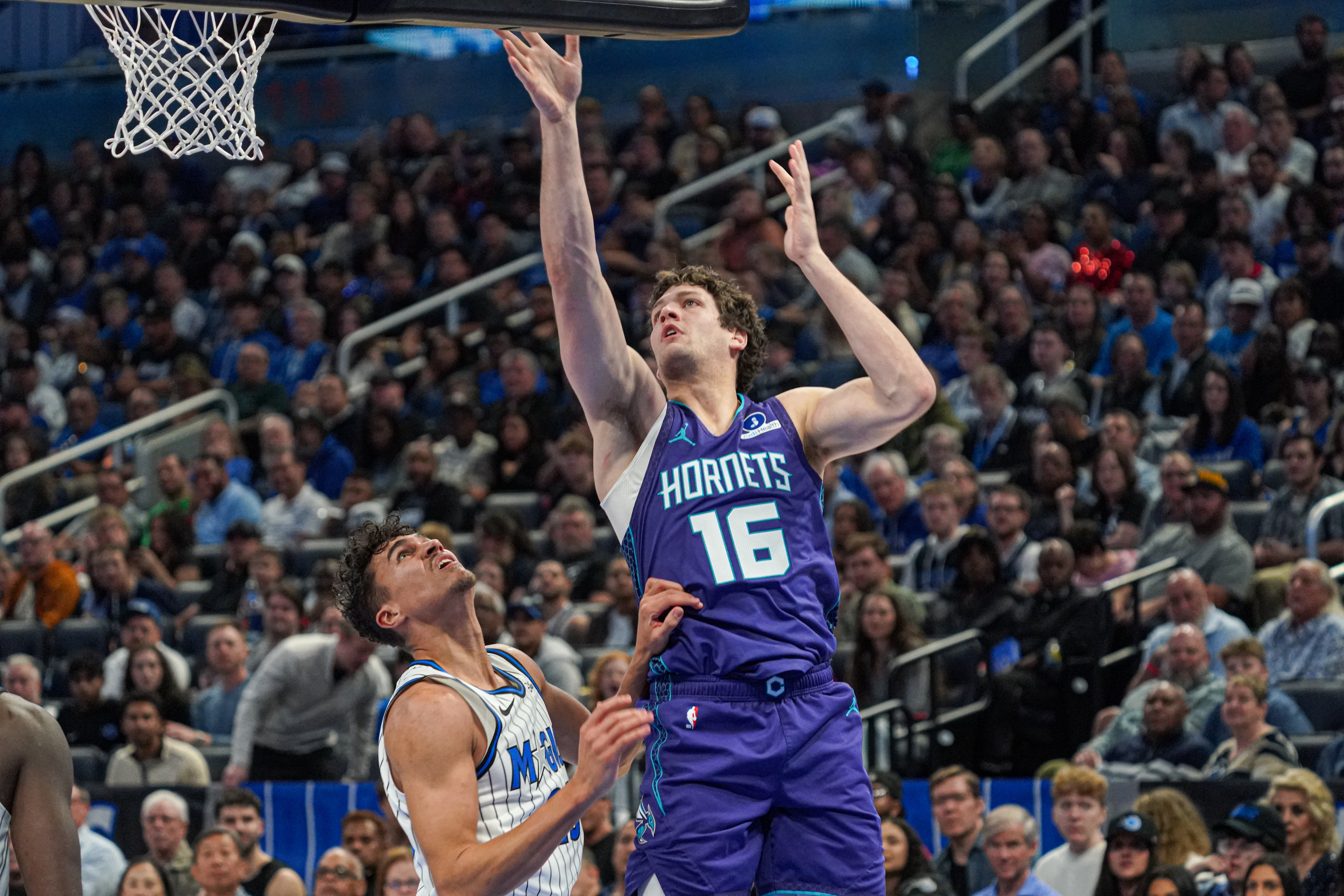 [体育资讯]PJ·霍尔：加入黄蜂是一种恩赐 打夏联时就和队友们提前认识了(图1)