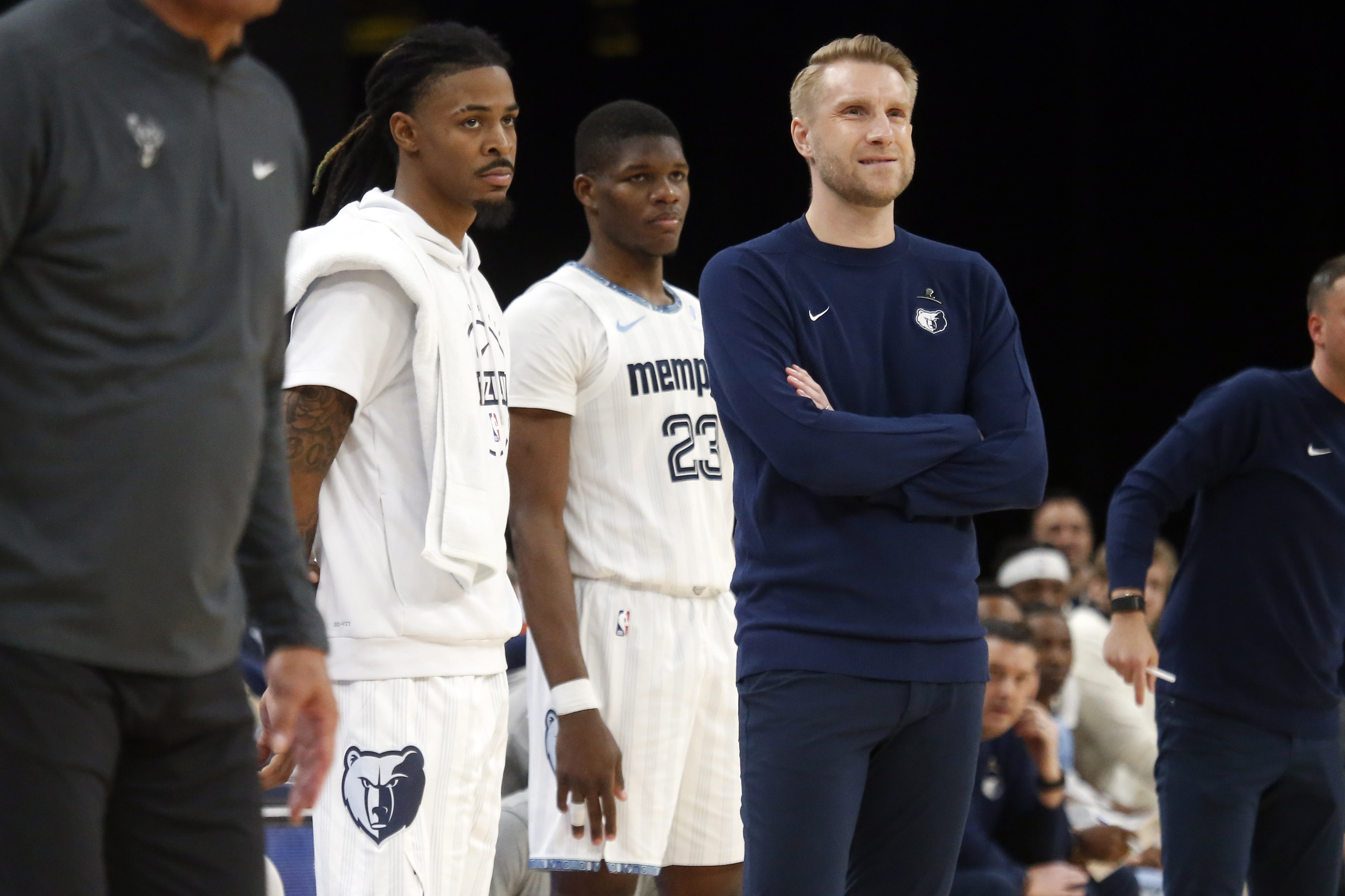 [第一观察]美⚽记：灰熊给除莫兰特外所有人准备了球衣答谢球迷 他感到被排挤(图1)