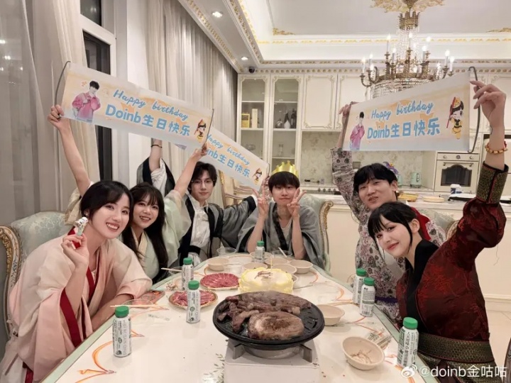 迎接29岁的生活,Doinb在生日之际更新动态:过生日啦~
