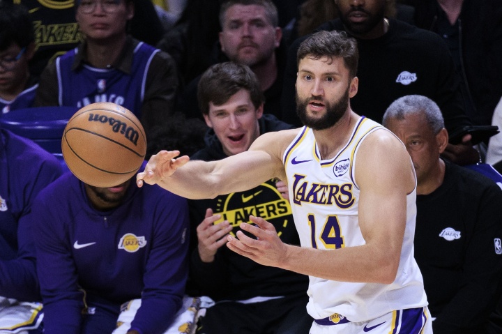 【热点追踪】场均2.2分！雷迪克：克莱伯腰椎伤势复发 暂无回归时间表⚽(图1)