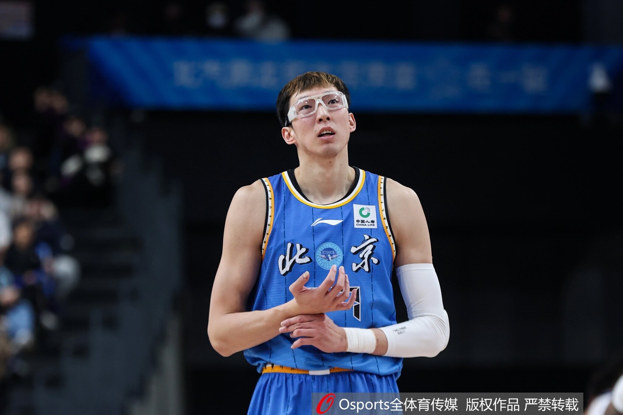 【推荐】媒体人：周琦的消耗太大了 范子铭好不容易打出信心又被DNP(图1)