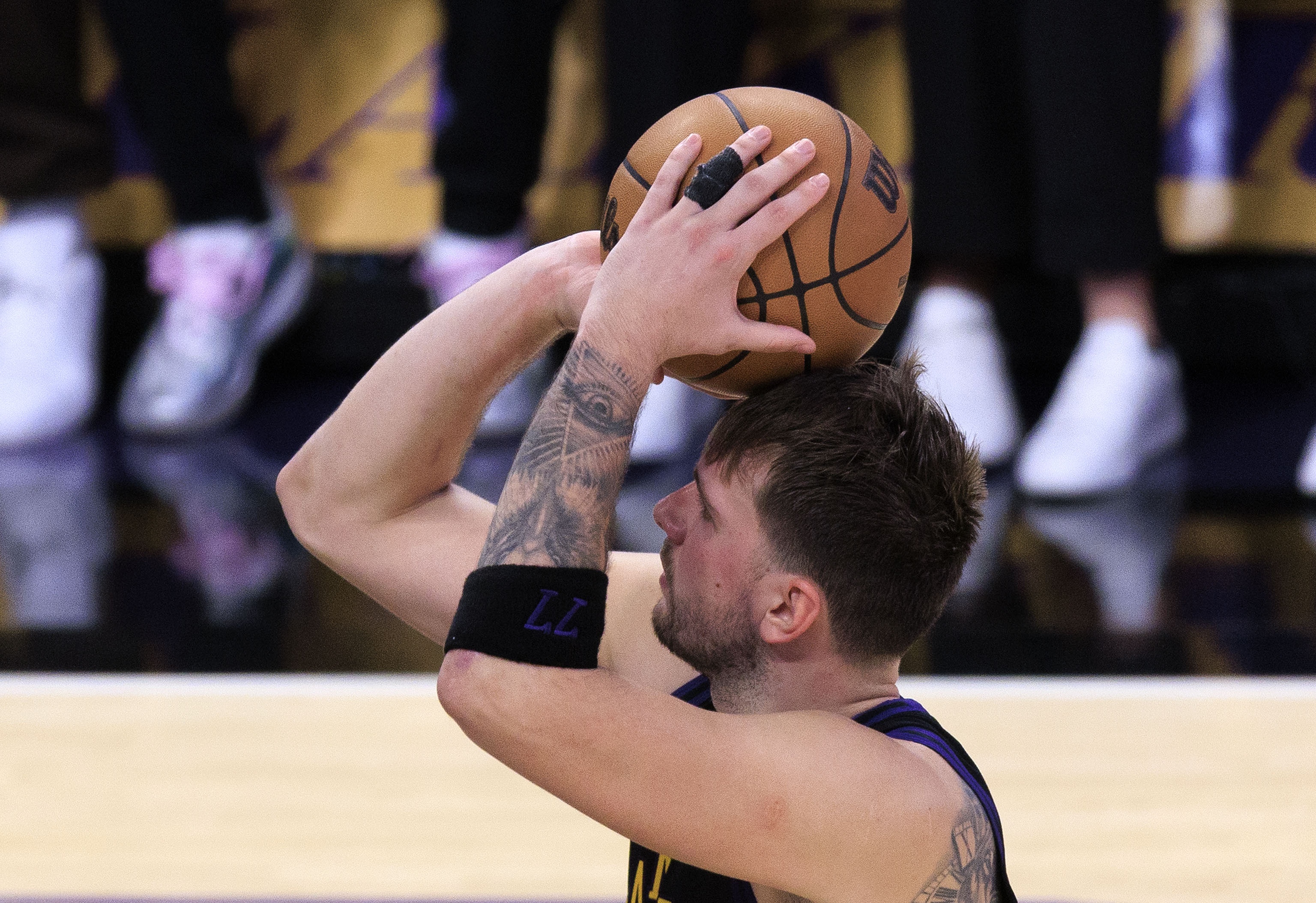 【东契奇】帕里什：东契奇现在体能更好了 他以前比赛后期经常体力不支(图1)