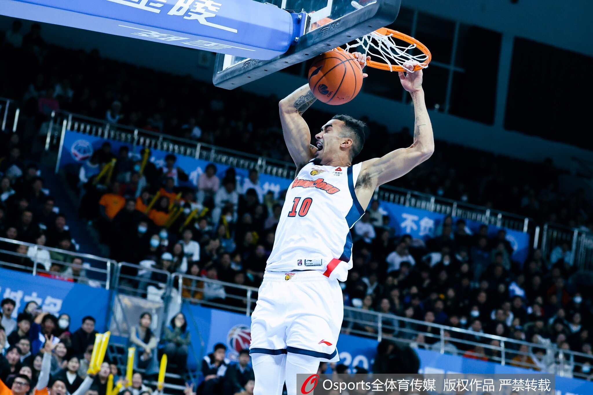 [有趣体育]只剩双外援出战！媒体人：杜锋确认奎因缺席今晚的京粤大战(图1)