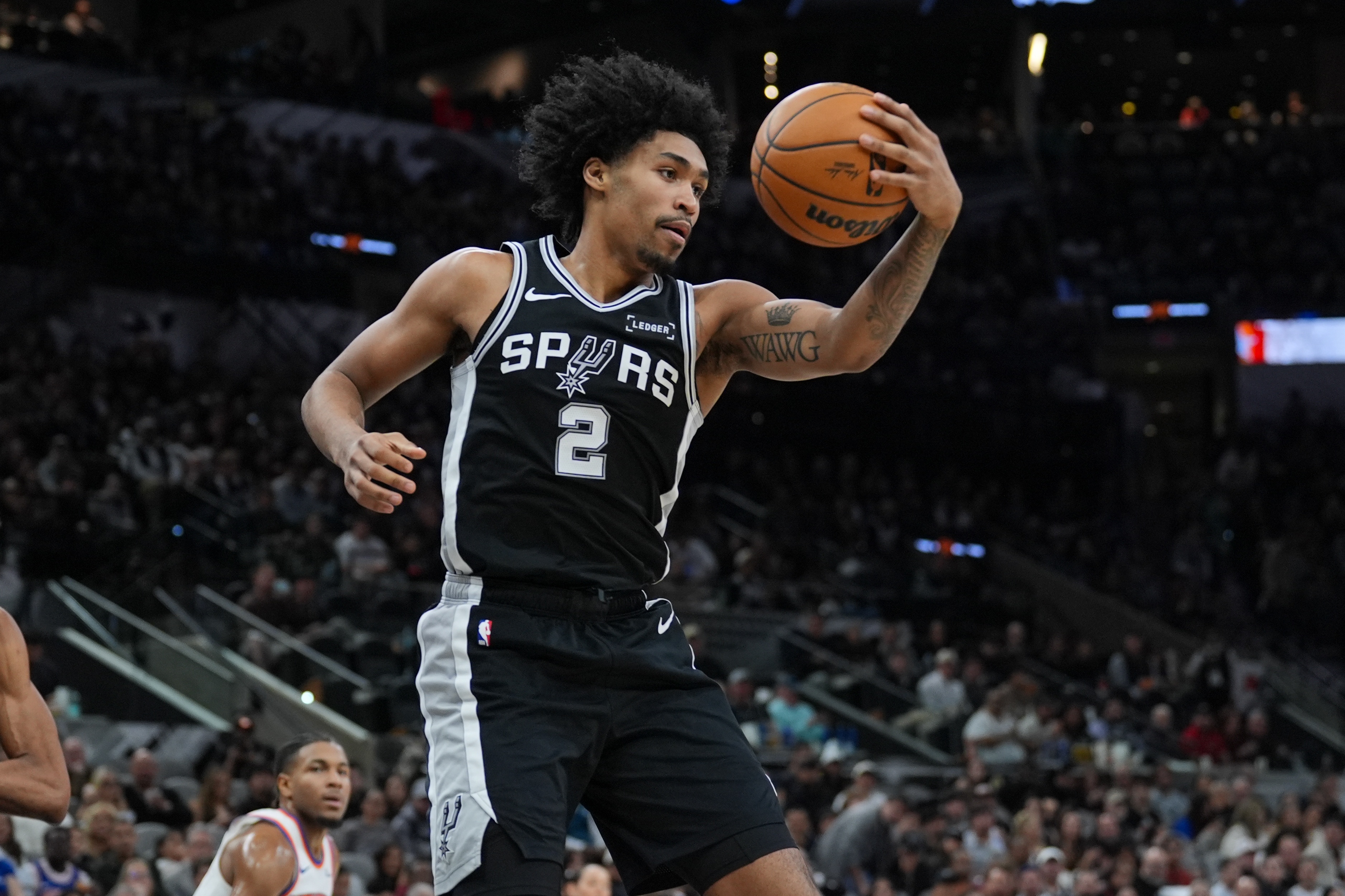 【体育报道】张佳玮谈马刺三后卫:福克斯进攻第1 哈珀球商&卡斯尔领防压迫(图1) 【体育报道】张佳玮谈马刺三后卫:福克斯进攻第1 哈珀球商&卡斯尔领防压迫(图1)