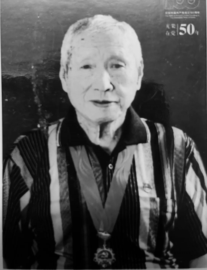 【球迷报道】新中国第一代足球裁判高慎华离世,享年97岁,遗体无偿捐献(图1) 【球迷报道】新中国第一代足球裁判高慎华离世,享年97岁,遗体无偿捐献(图1)