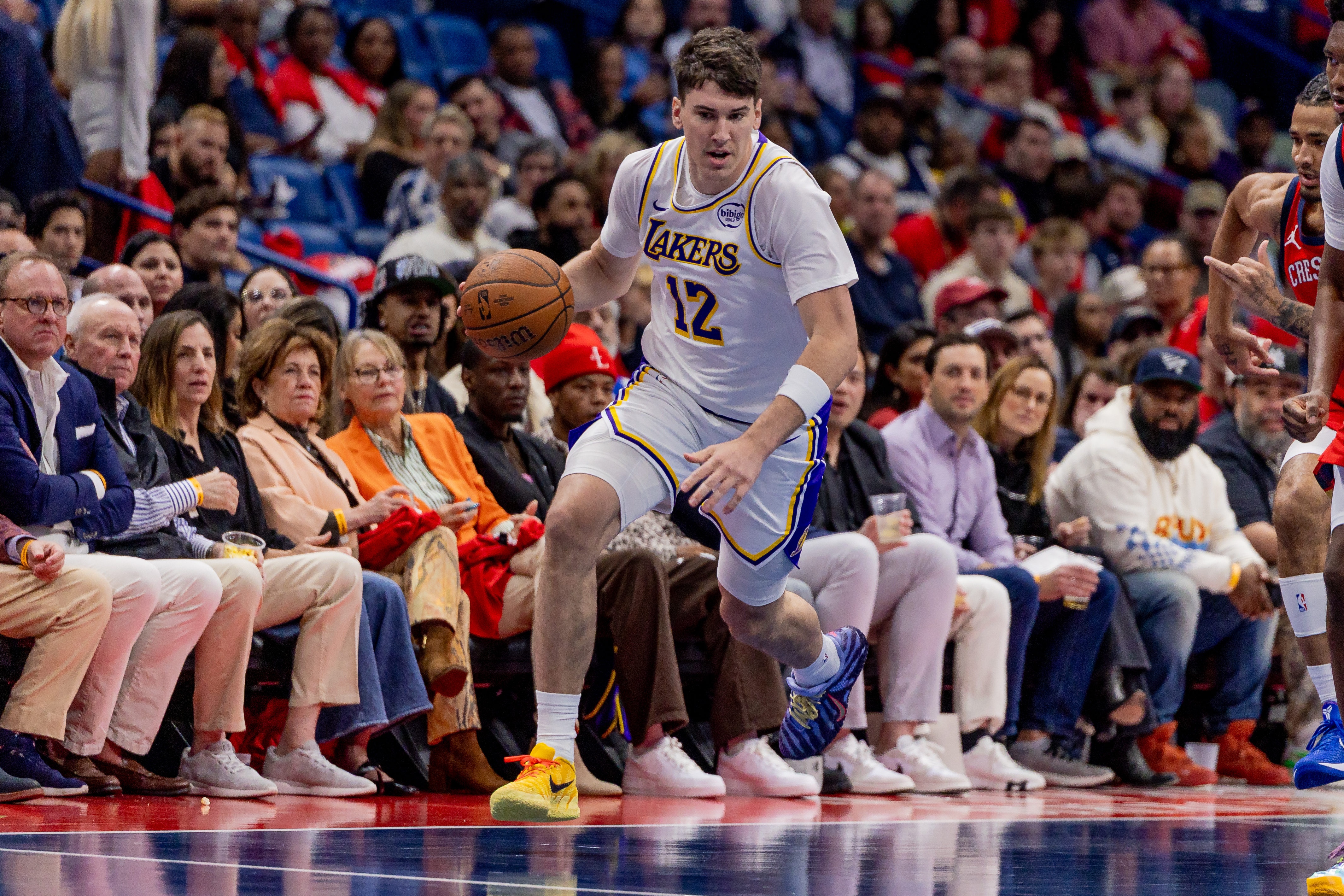 [体育世界]苏群：今天除了东契奇和詹姆斯 拉拉维亚打得不错&尤其是一头一尾(图1)