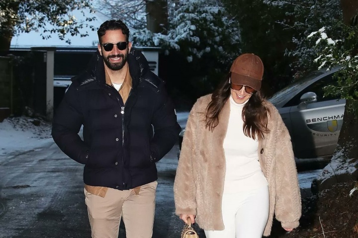 太陽報：阿莫林執教曼聯14個月賺2000萬鎊，曼聯損失近3000萬