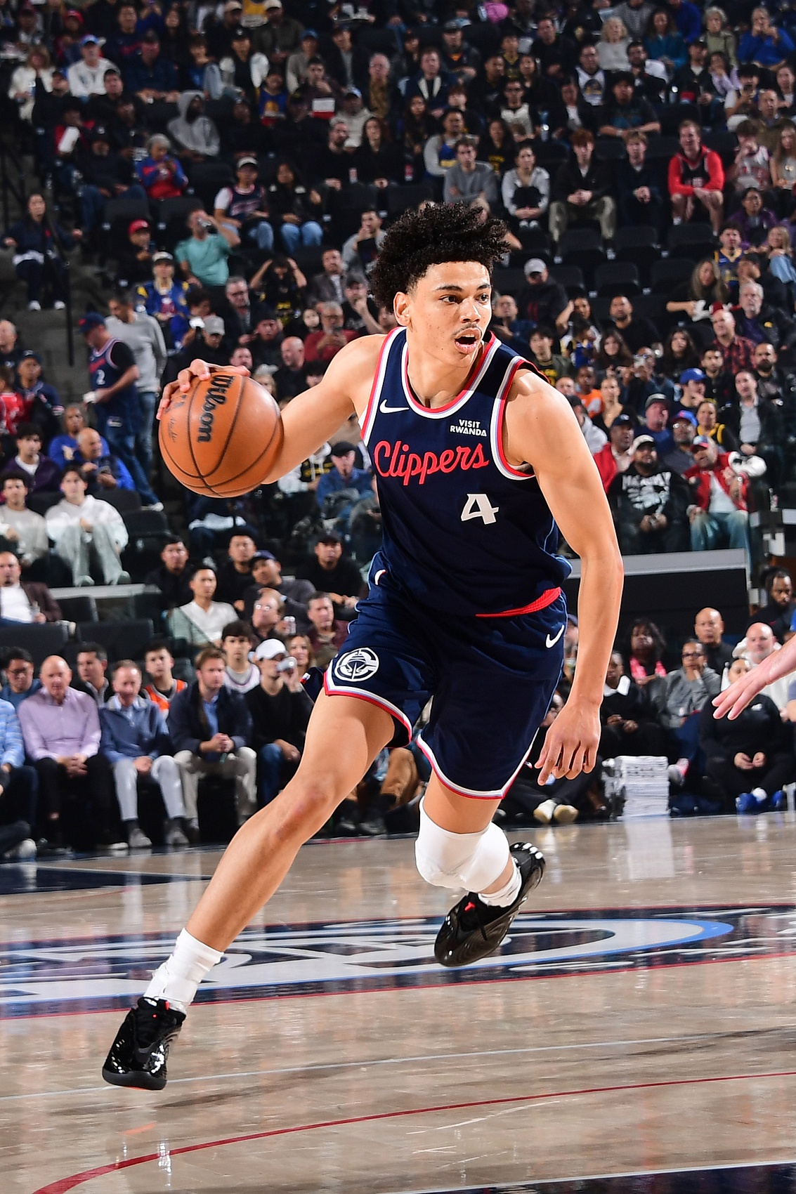 [体育世界]库里哪有圆柱体！争议判罚逼科尔自爆 勇士1分惜败究竟冤不冤？(图3)