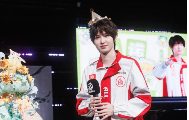 牌面！一诺接受CGTN专访：希望传递中国电竞选手阳光