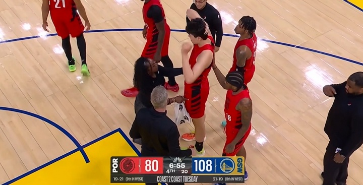 [推荐]万幸杨瀚森抢球时被撞到脑袋！接受检查后继续比赛！(图3)