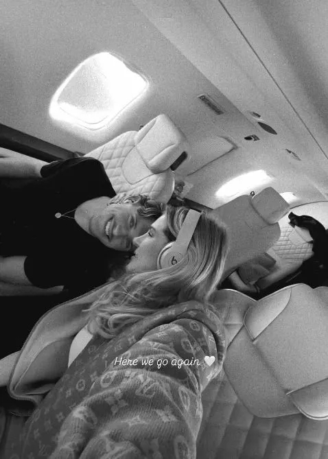 [体育资讯]英格兰太太团成员回家！加拉格尔模特女友晒照：生活真是疯狂！(图2)