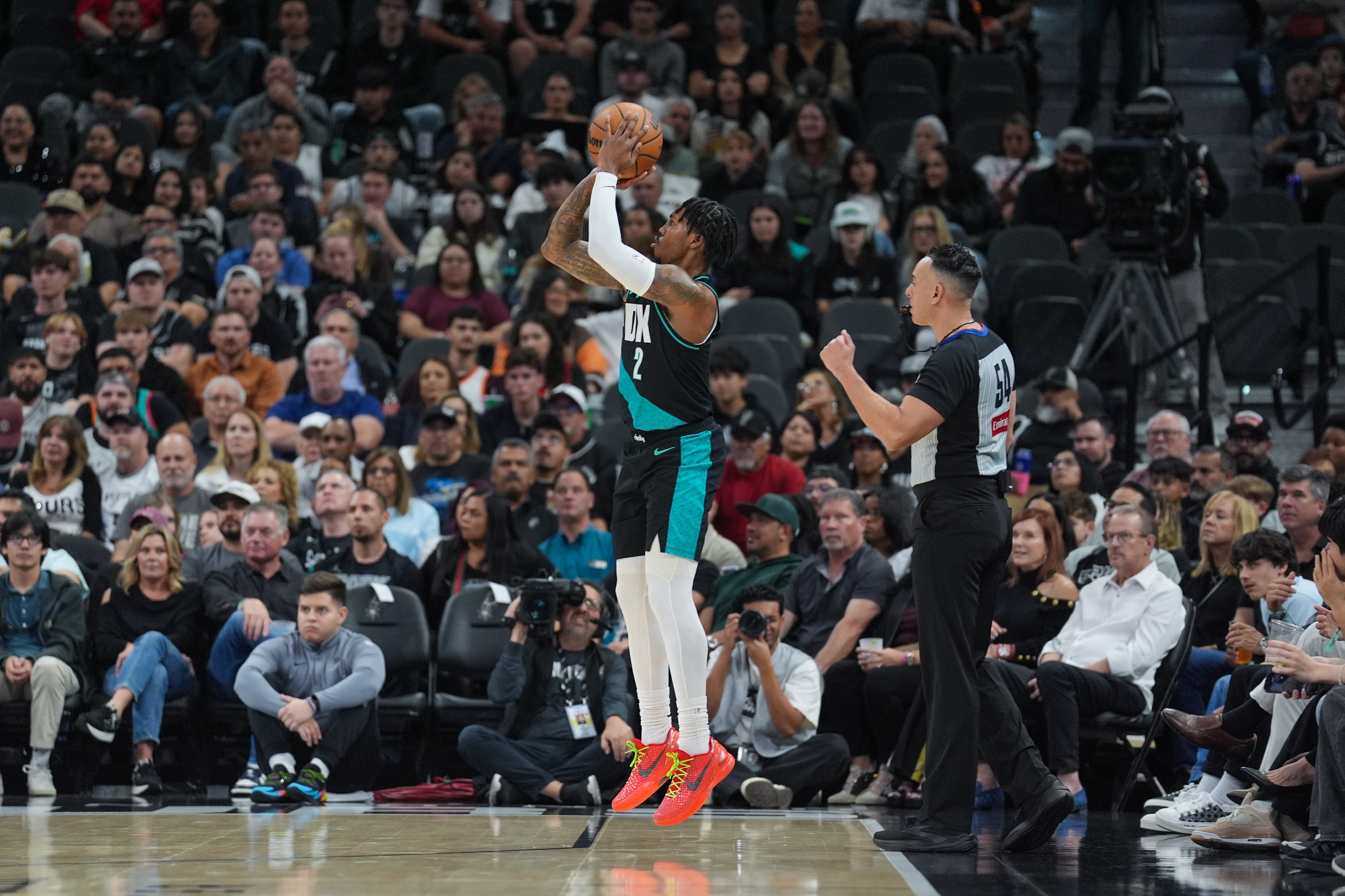 【NBA】落选秀入选最佳新秀阵容？凯莱布·乐福：让别人评判 我做好自己(图1)