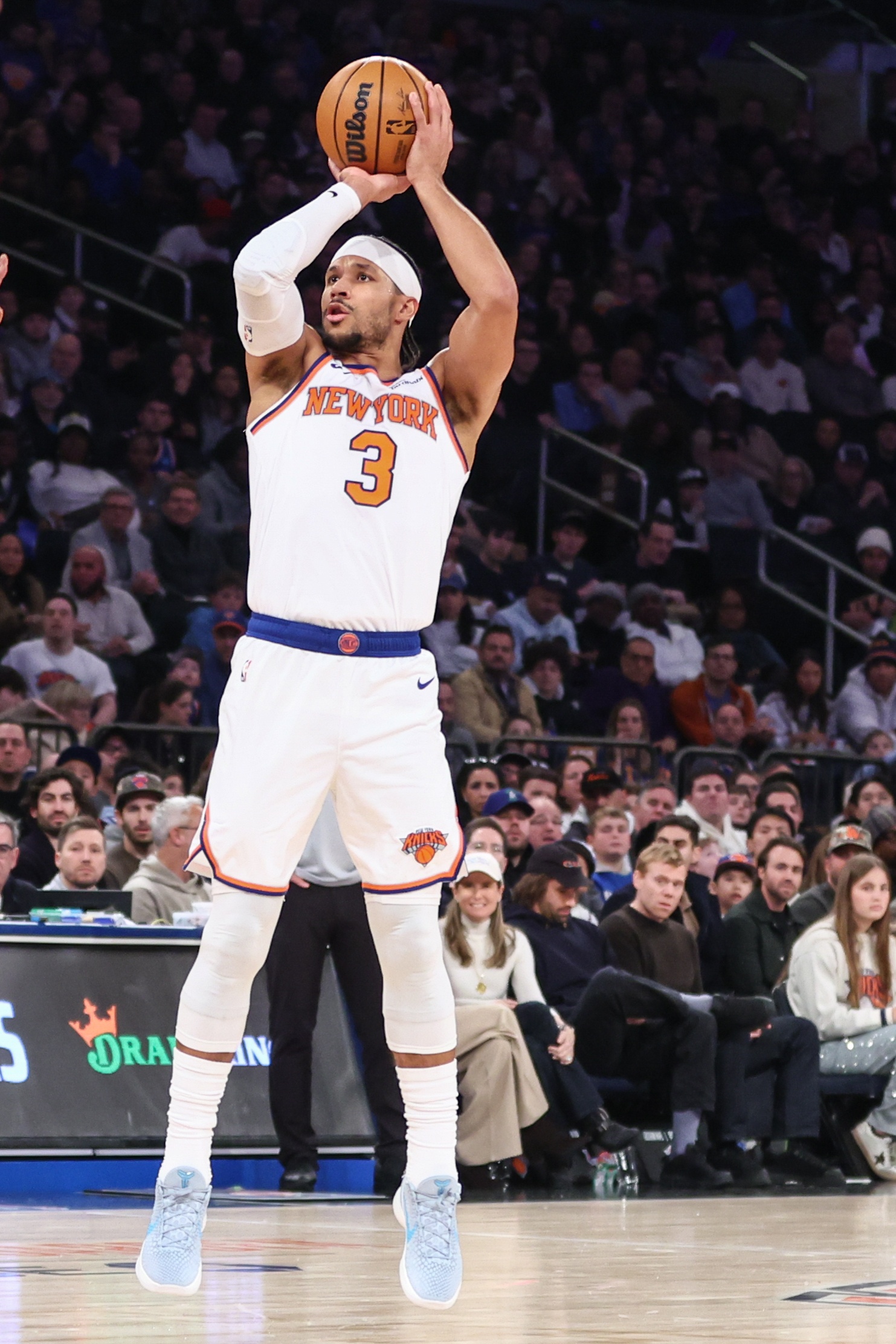  记者：绿军面对尼克斯曾经百试不爽的错防现在面对着极大的考验