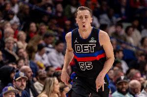 邓肯·罗宾逊手感火热，活塞124-121胜掘金