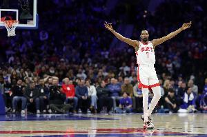 杜兰特炙手可热 火箭连胜九局