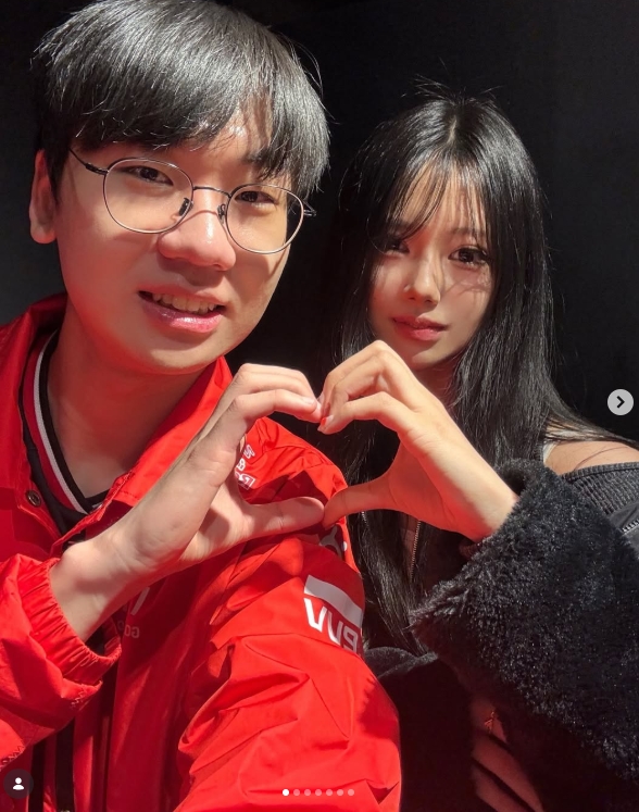 这个我是真喜欢系列？Doran资深女粉晒照：下场比赛也要加油❤️