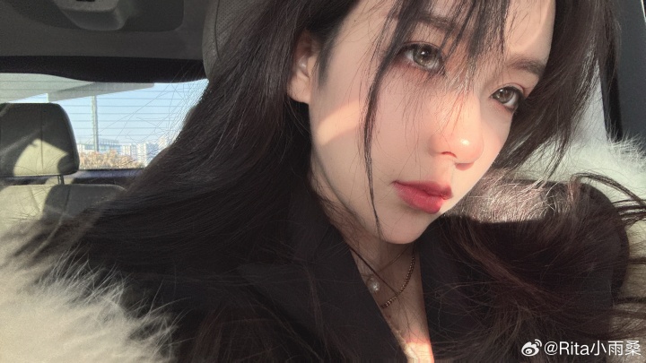 测试的太晚啦！LPL女解说Rita晒照：测试粉丝生物钟