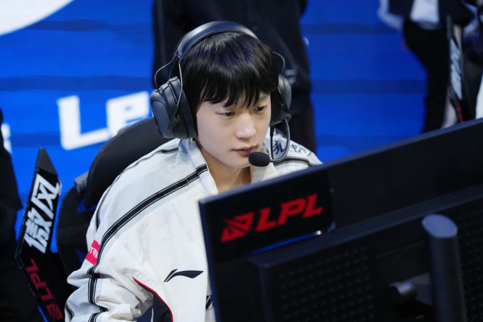 牢香的MVP哪里去了？！AL目前赢下10个小局 而Shanks目前MVP数量为0