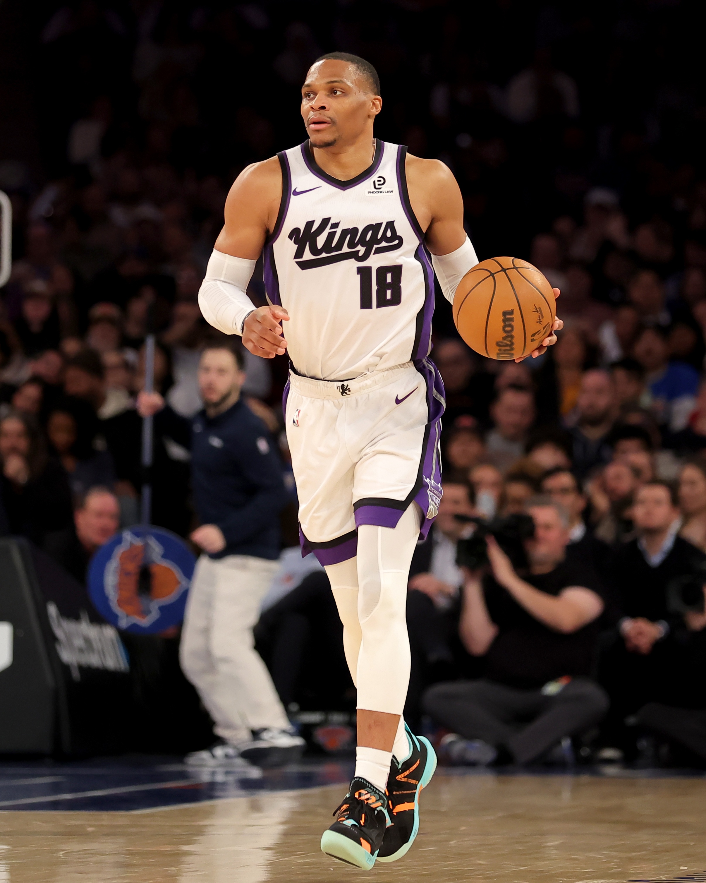 【体育资讯】纪录预警~威少生涯常规赛已得26944分 距离历史第14的大梦仅差2分(图1)