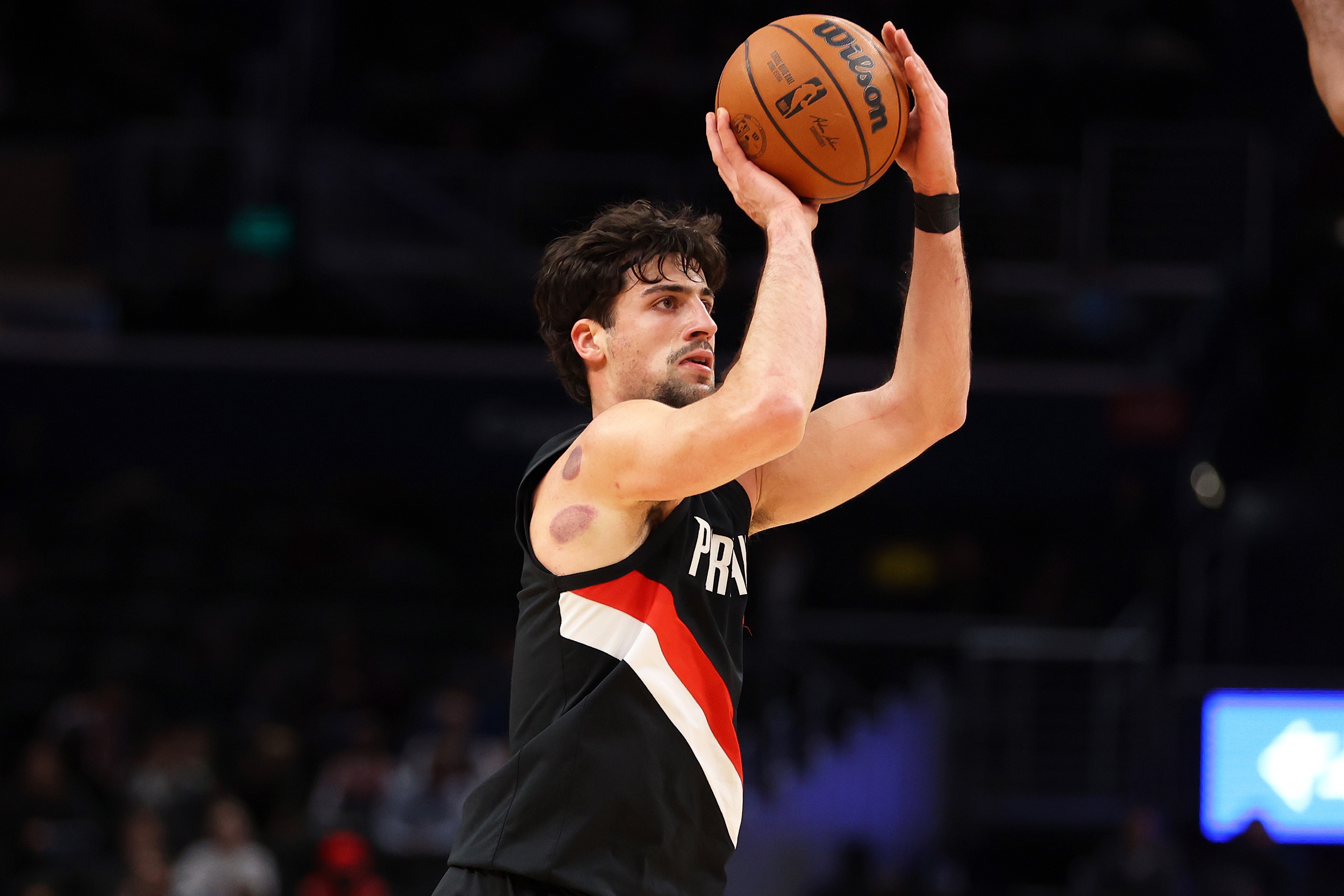 体验卡来了~开拓者惨败尼克斯一波4连败跌至西部第10 快船升至第9