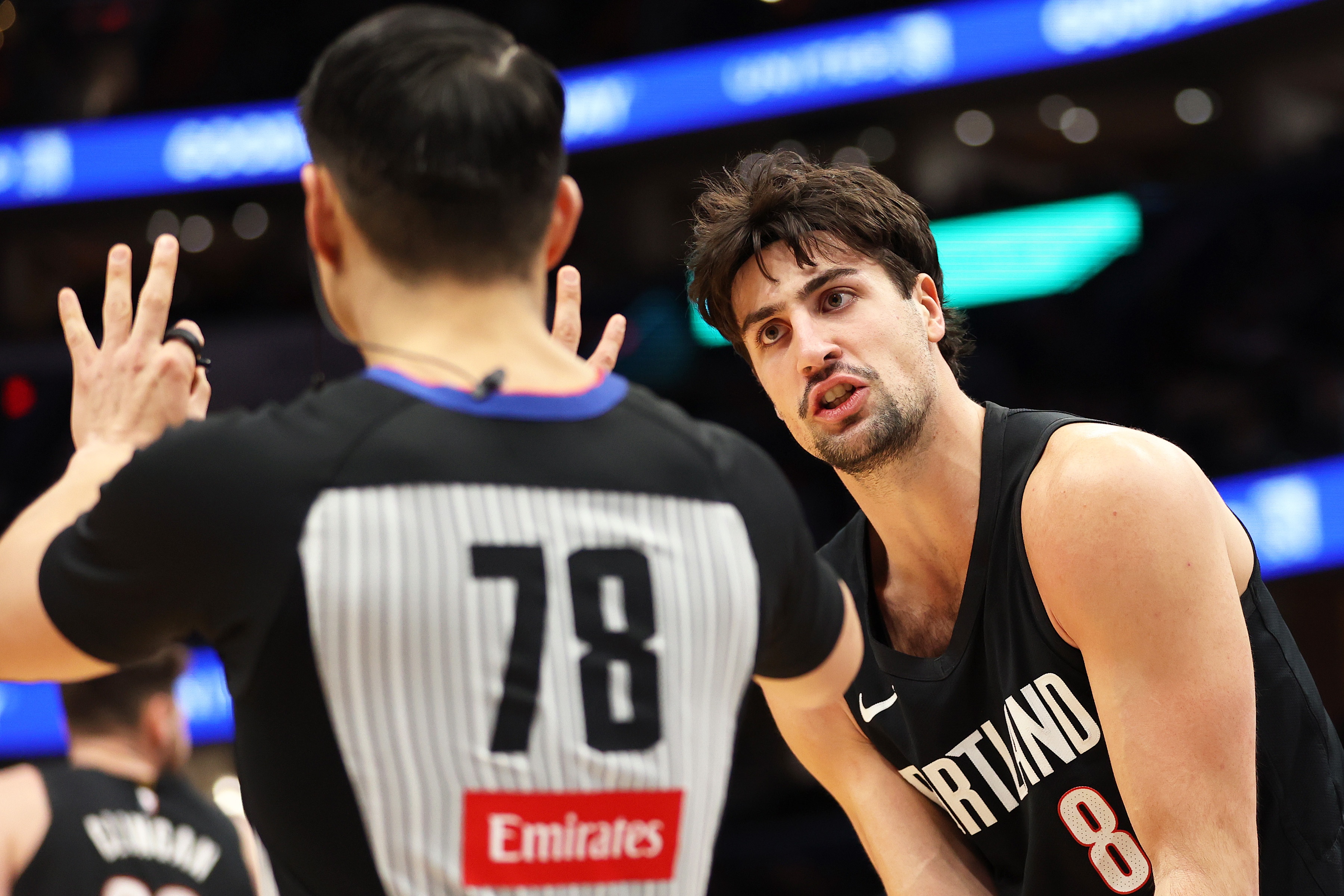 【记者观察】如何防✨阿夫迪亚?文班全明星采访:他得到很多罚球 防守不要犯规(图1) 【记者观察】如何防✨阿夫迪亚?文班全明星采访:他得到很多罚球 防守不要犯规(图1)