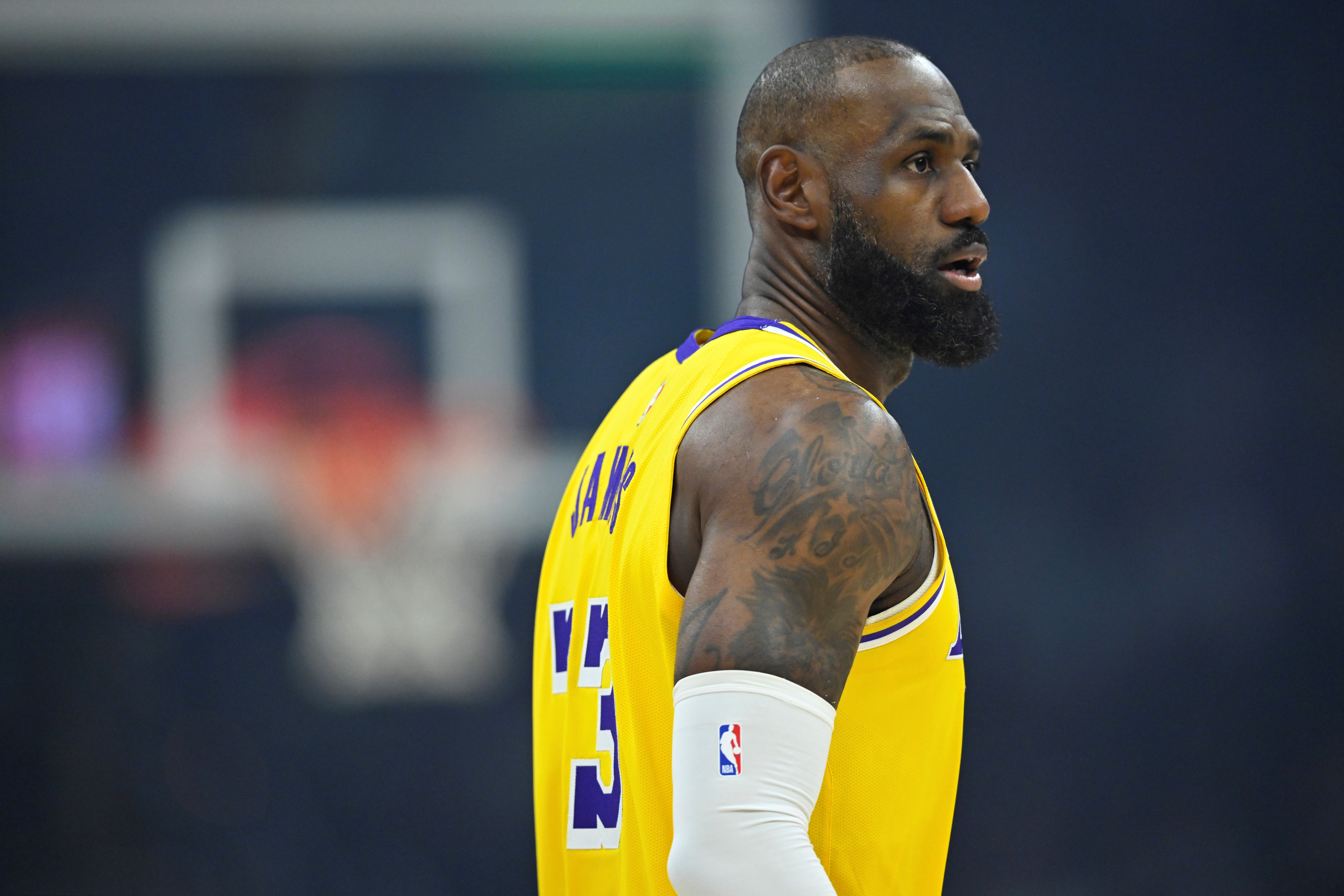 【你怎么看？】詹姆斯：NBA是成长/机遇/自信的舞台 这里不缺天赋&关键是如何用(图1)