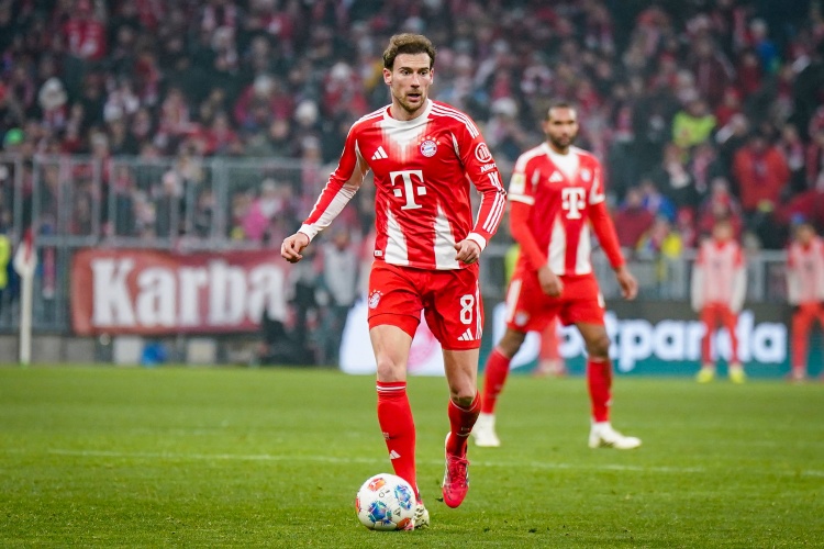 [体育世界]结束8年拜仁生涯！拜仁总监确认格雷茨卡不续约，今夏自由身离队(图1)