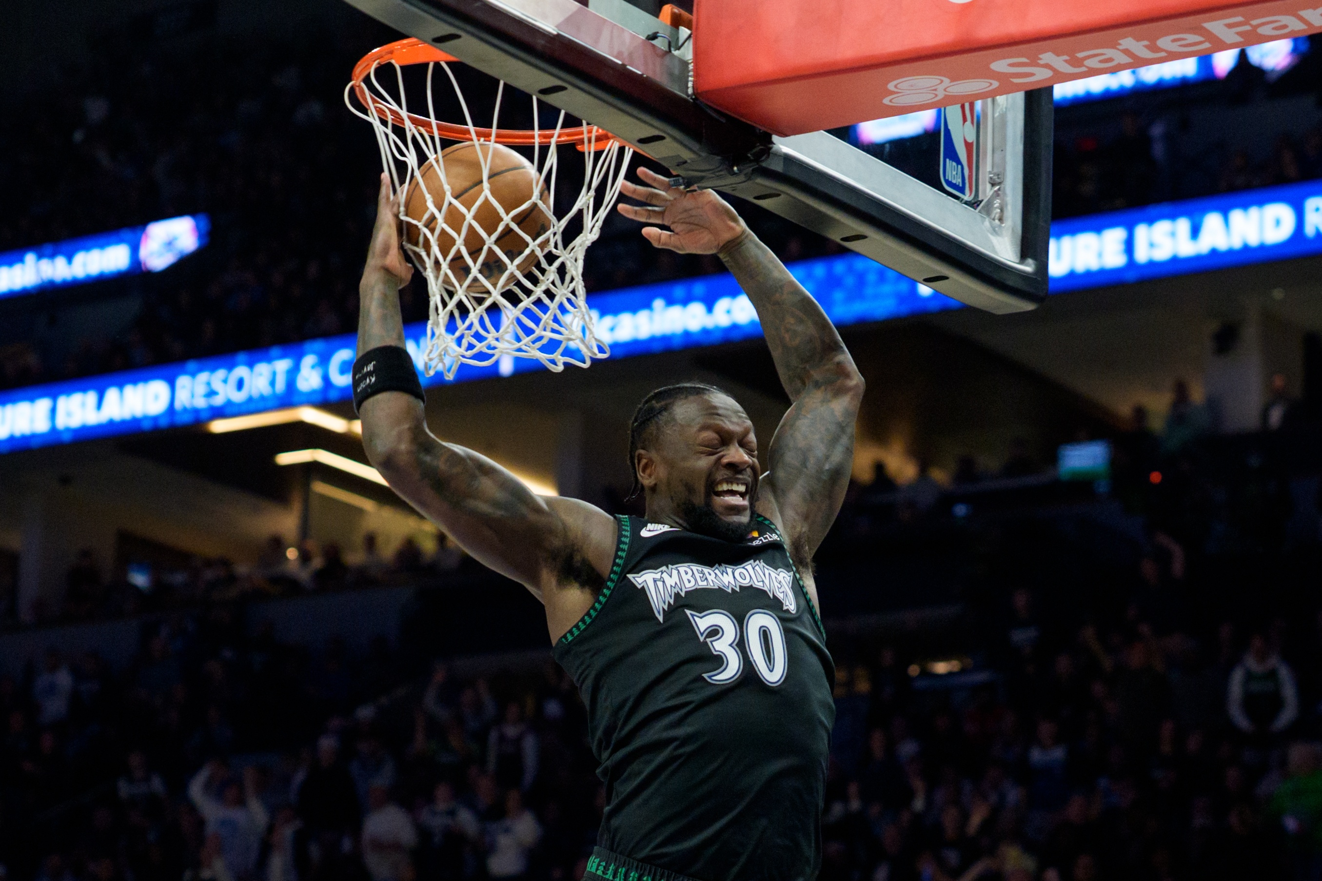 【最新赛报】⬅️二当家水准！兰德尔15中7贡献23分11板4助 罚球12中9&下半场17分(图1)