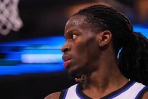 克利夫兰骑士队完成交易，获得丹尼斯·施罗德和基翁·埃利斯