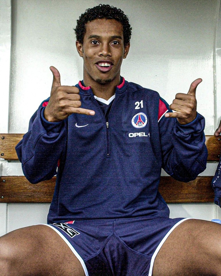 [中国足球]枪手曾错过小罗+迪马利亚！温格昔日多次抨击劳工证制度(图2)