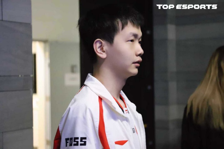 【万博电竞】成功复仇！Creme终结对阵HongQ的两连败