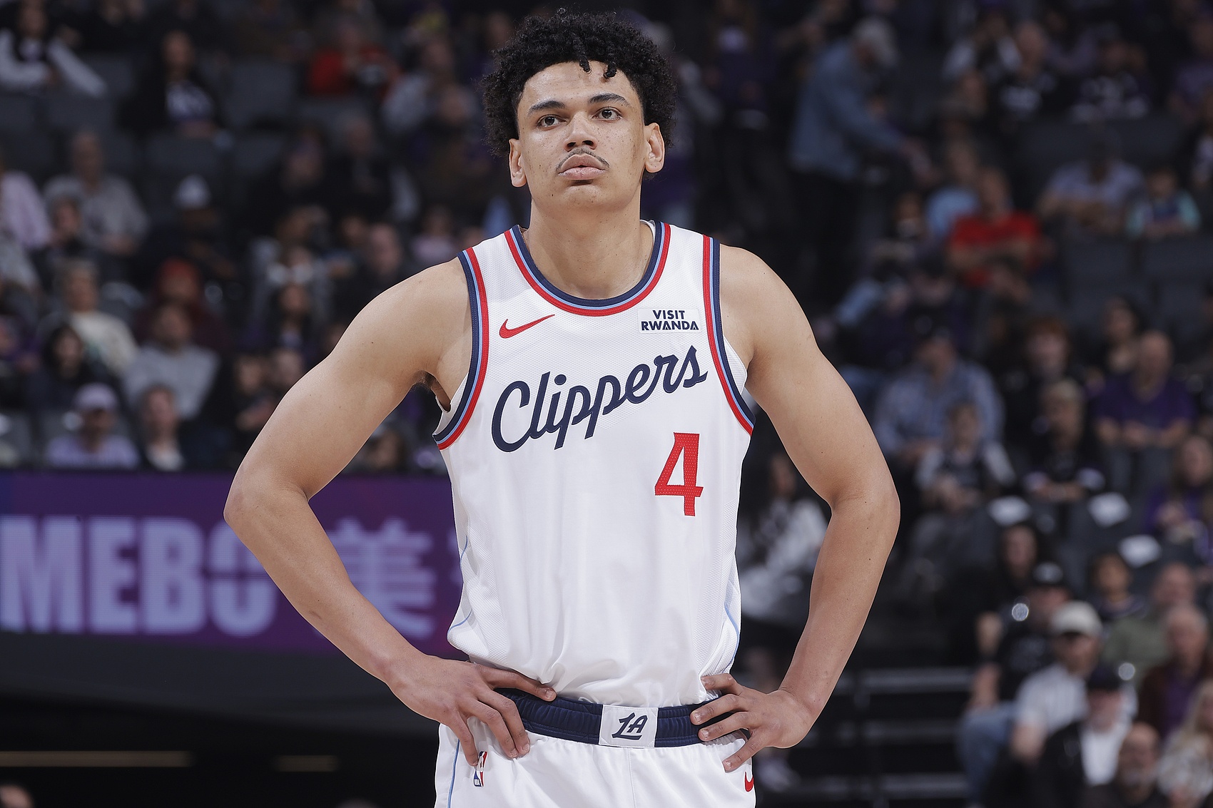 场均7分2.5板！Haynes：快船将后卫桑德斯的双向合同转为正式合同