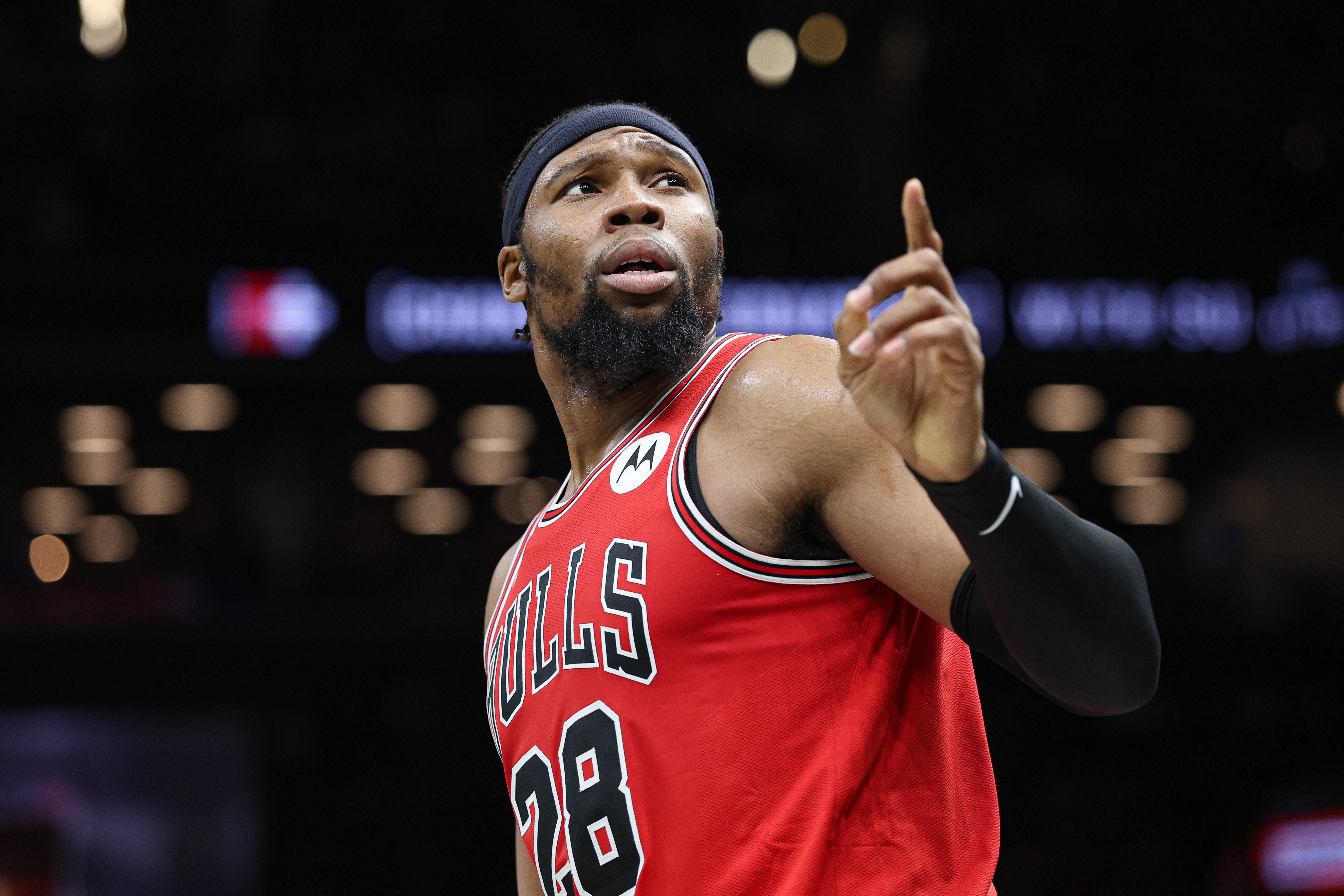 【体育世界】名记：亚布塞莱放弃球员选项 只为去能上场的球队 今夏或重回欧洲(图1)