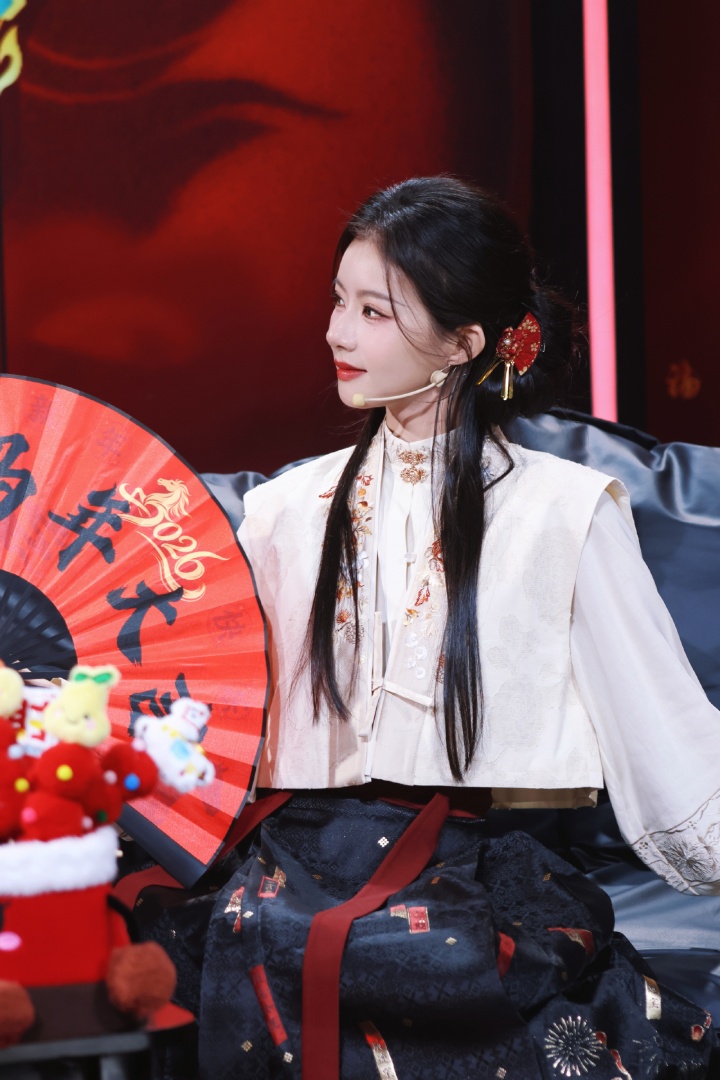 解说方游晒照：一起包饺子咯～ 祝大家情人节快乐