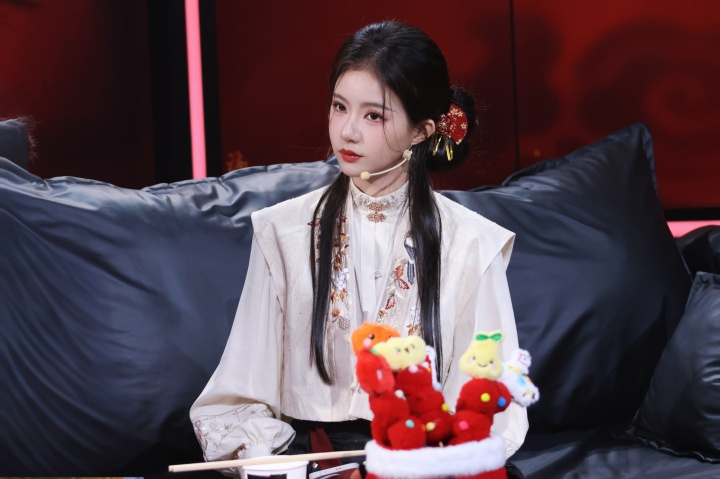 解说方游晒照：一起包饺子咯～ 祝大家情人节快乐