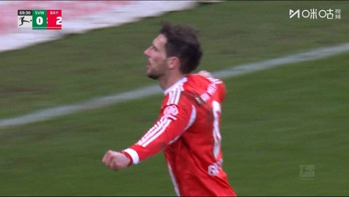 3-0杀死悬念！拜仁边路一连串配合，格雷茨卡推射一锤定音