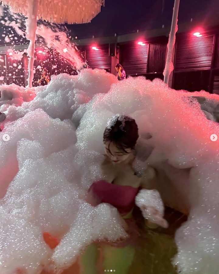 【QY球友会】这个我是真喜欢!T1韩网女粉丝晒照 这不比前几天的比赛好看?