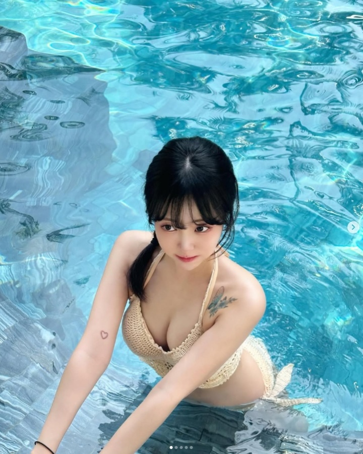 【QY球友会】这个我是真喜欢!T1韩网女粉丝晒照 这不比前几天的比赛好看?