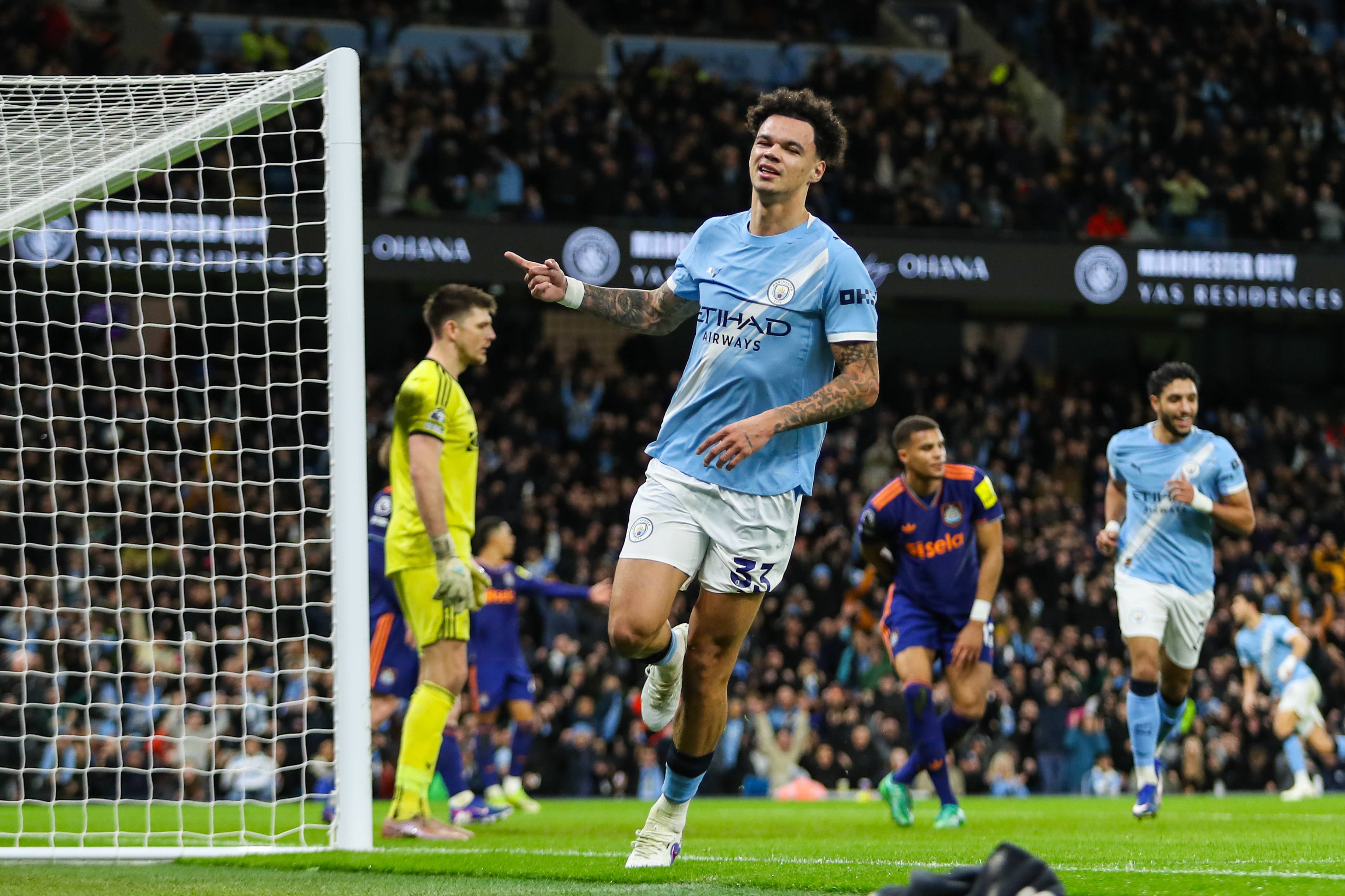 【体育头条】未来可期！20岁奥赖利头顶脚踢斩纽卡，可踢多个位置身价4000万欧(图1)