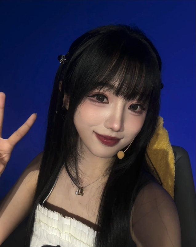 互动主持十月赛后晒照：光速下班 开工大吉