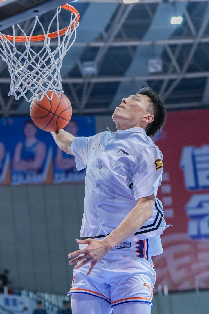 【中国篮球】李弘权(上海久事)首次入选国家队,期待明晚的表现(图2) undefined