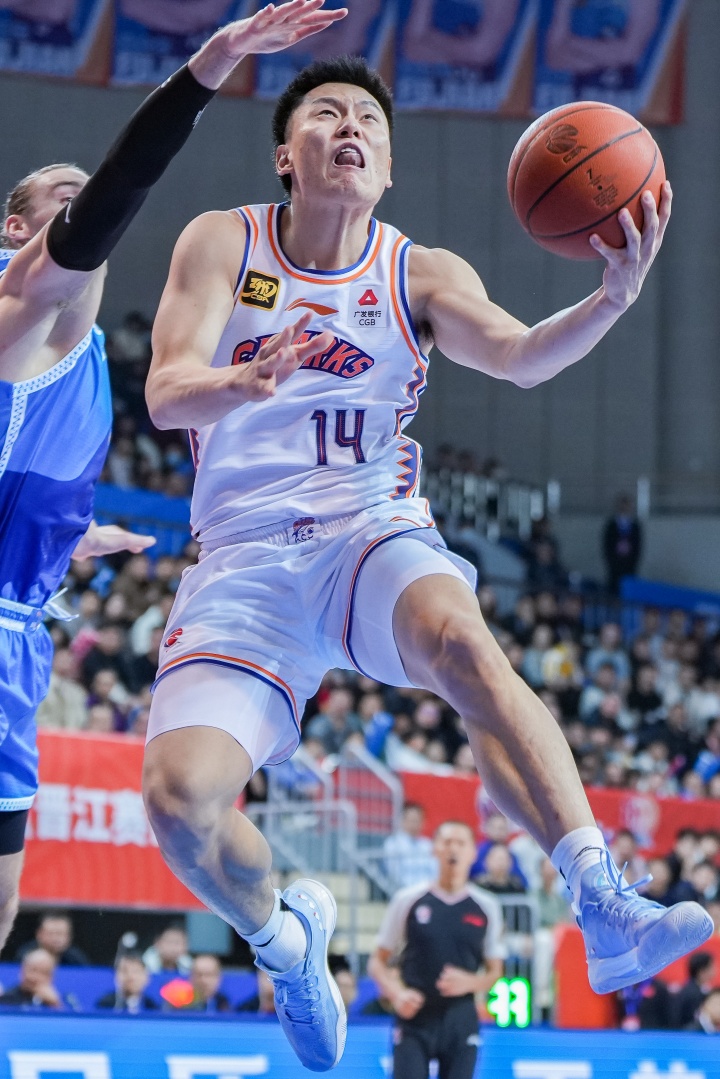 【中国篮球】李弘权(上海久事)首次入选国家队,期待明晚的表现(图4) undefined