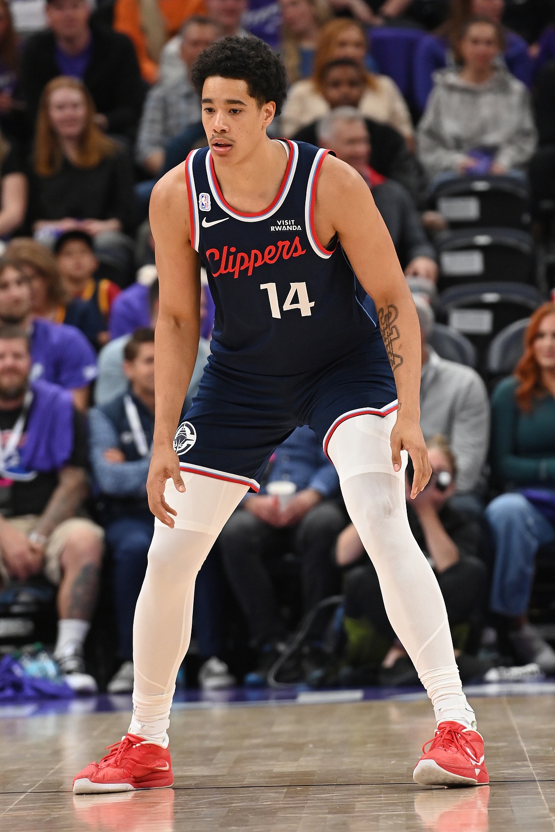 希望无大碍！快船官方：尼德豪泽右脚受伤 本场比赛提前退赛