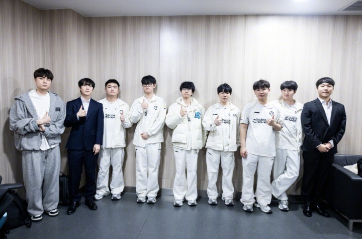 【万博电竞】iG赛后更博:无论是鼓励还是批评都会化为支撑我们继续前行的力量