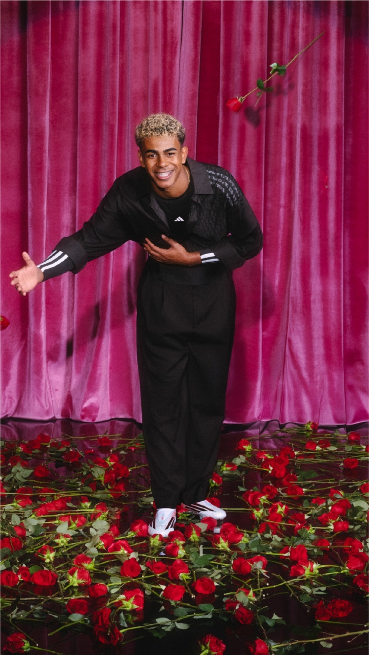 [体育头条]阿迪达斯发布亚马尔个人款F50“心之猎手”战靴 纯白色点缀红玫瑰(图5)