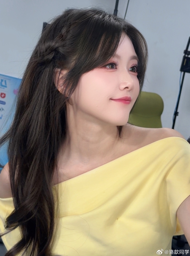 【万博电竞】主持骆歆晒照：8号本特派员也会去决赛现场哦，到时候见😉