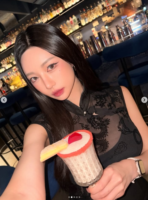 【蜗牛电竞】韩版《完蛋美女》演员晒照：朦胧美🤤🐉🍸😎