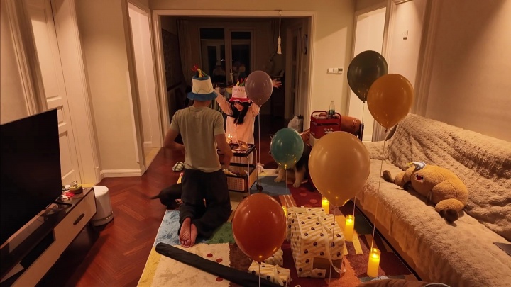 [有道理嘛?]甜蜜！李昊迎22岁生日，女友凌晨晒照发文庆生：生日快乐爱夫(图3)