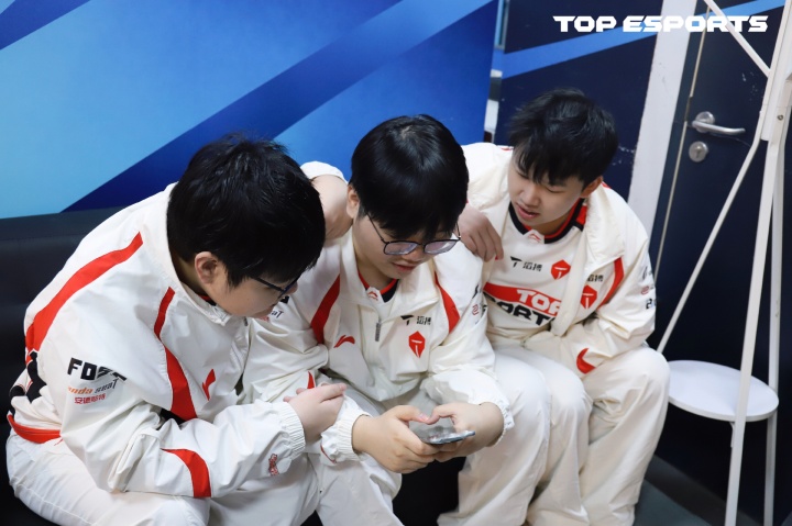 网传下路选手Jiaqi率先向管理层提议调查naiyou，时间早于Creme【球盟会】