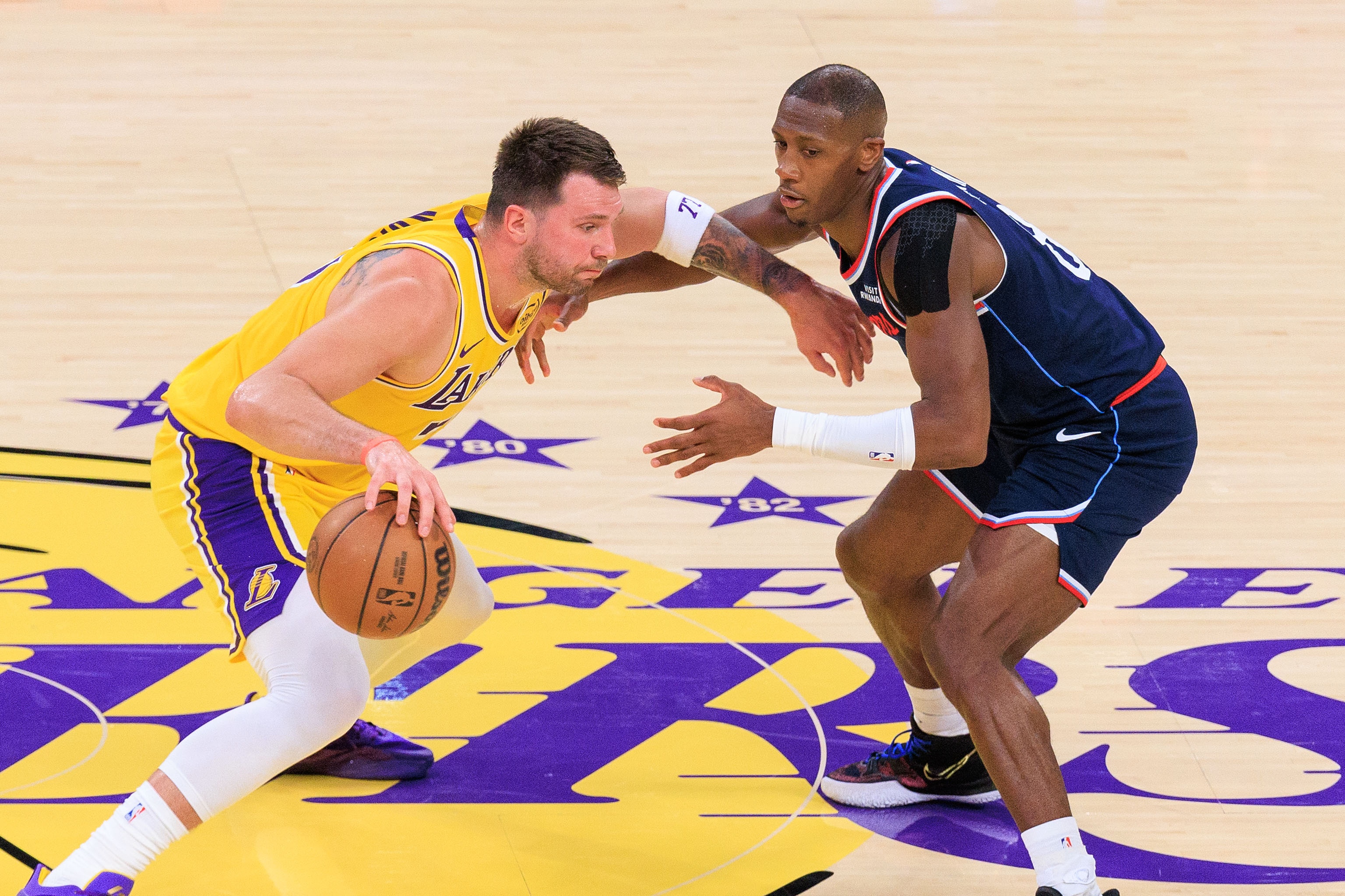  和东契奇有Beef？邓恩：我们是良性竞争 我就是给他制造麻烦